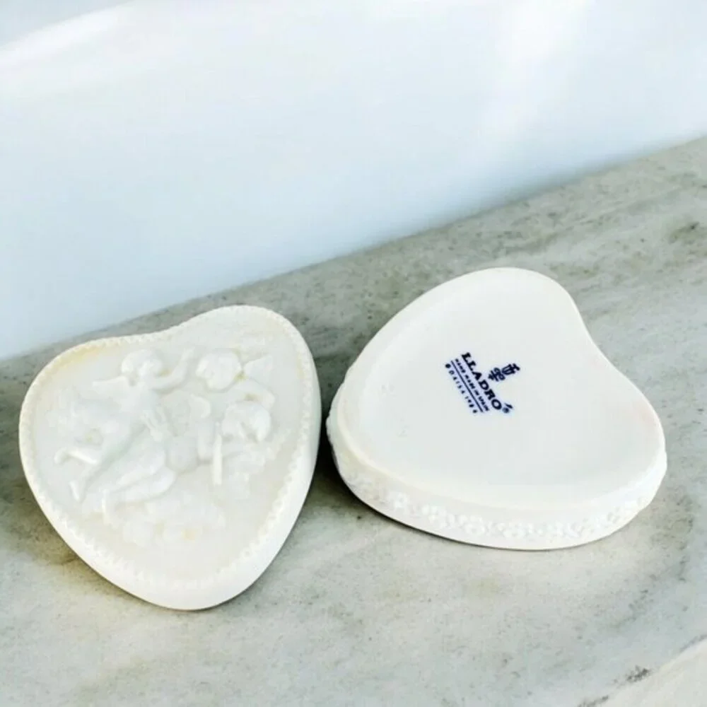1984 Lladro Small Heart Shaped Trinket Box‎ Three Cherubs Light Blue Porcelain